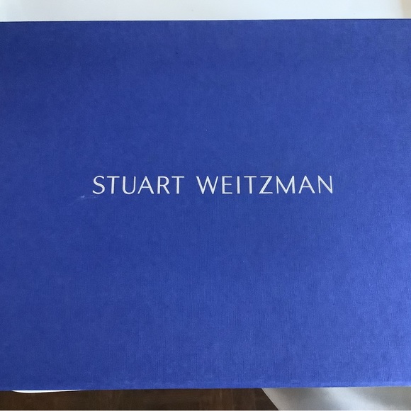 Classic Stuart Weitzman heels. - Picture 4 of 5